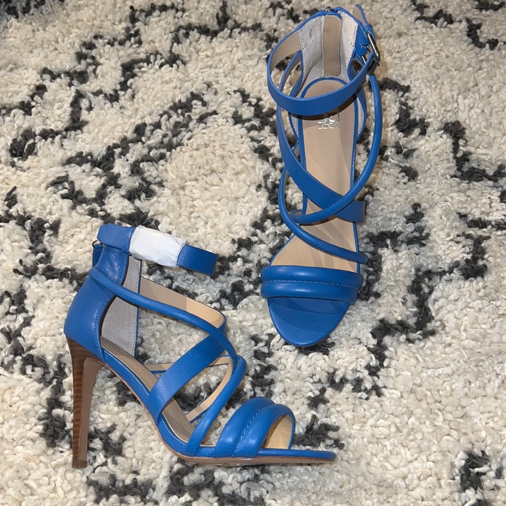 NWOT Joe’s Cobalt Blue Strappy Sandals with Wooden Heels Size 8